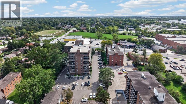 Property Photo:  3936 Wyandotte Street East 810  ON N8Y 4V1 
