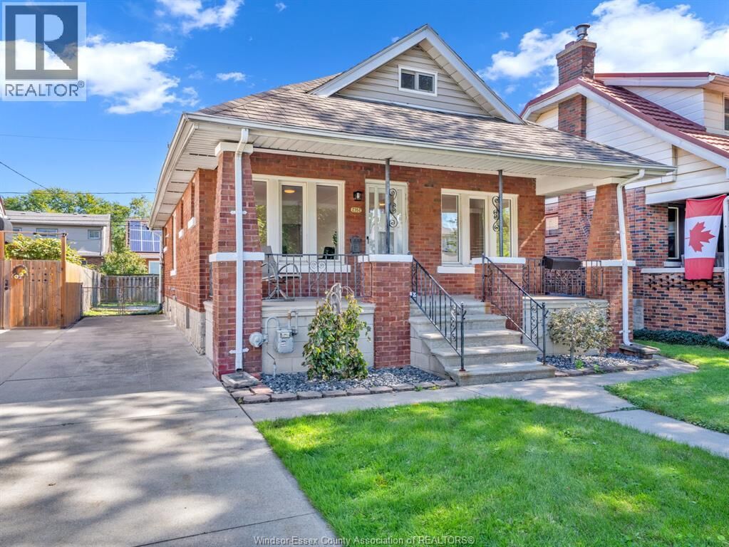 Property Photo:  2352 Lincoln Road  ON N8W 2R5 