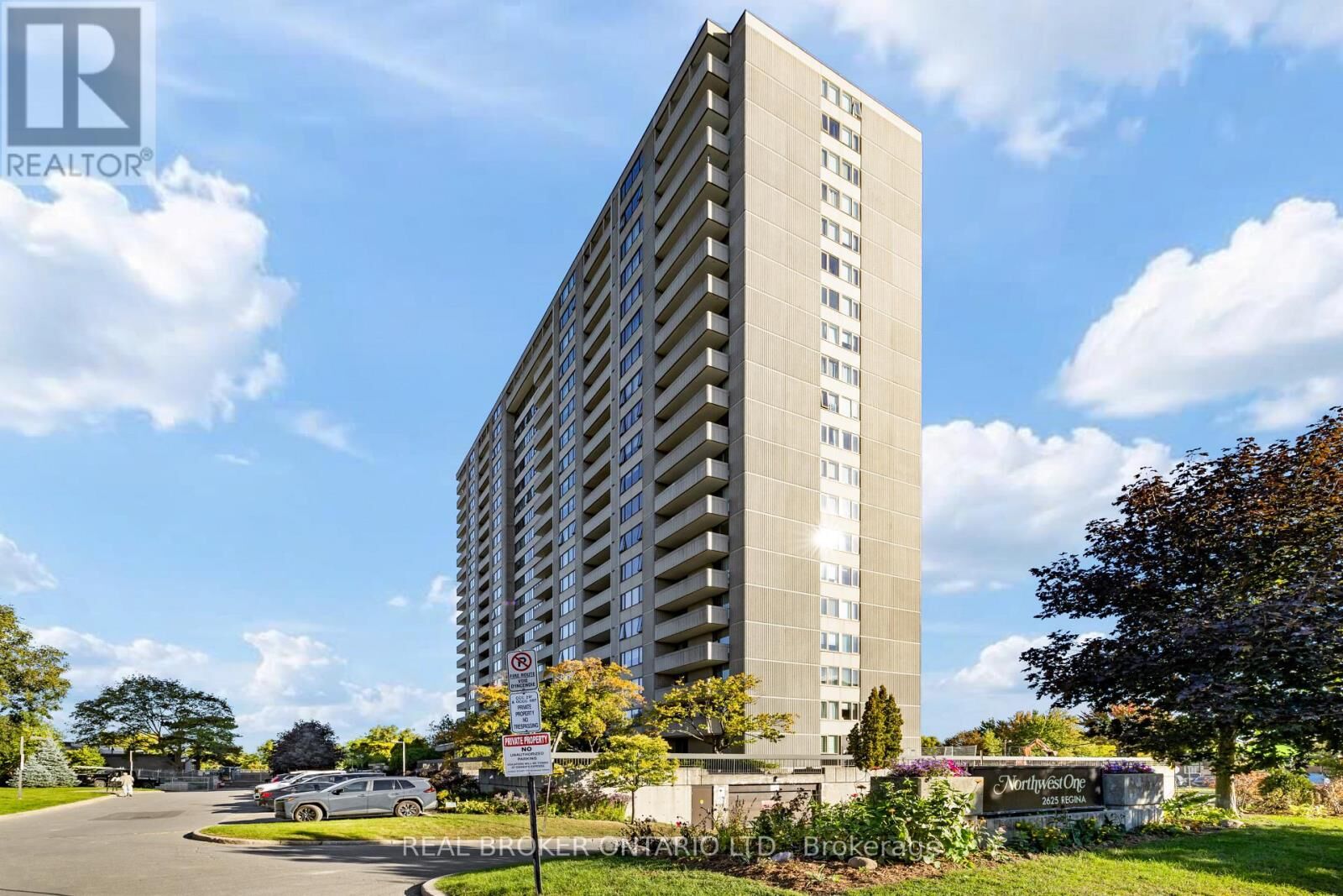 Property Photo:  2625 Regina Street 205  ON K2B 5W8 