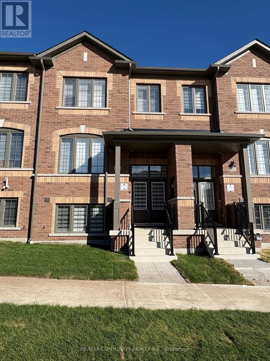 Property Photo:  2905 Starlight Drive  ON L1X 0S1 