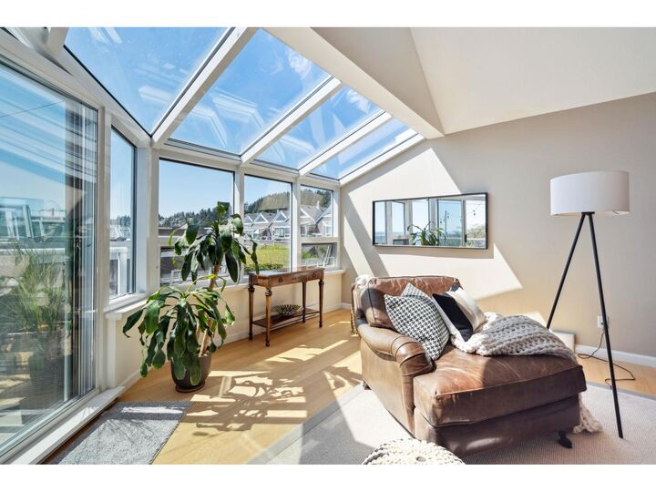 Property Photo:  1107 Elm Street  BC V4B 1C1 