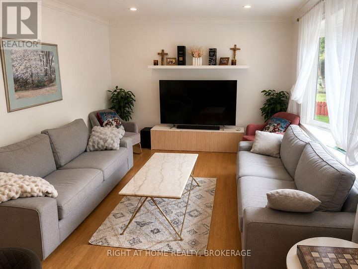 Property Photo:  19 White Street  ON L2N 1Z3 