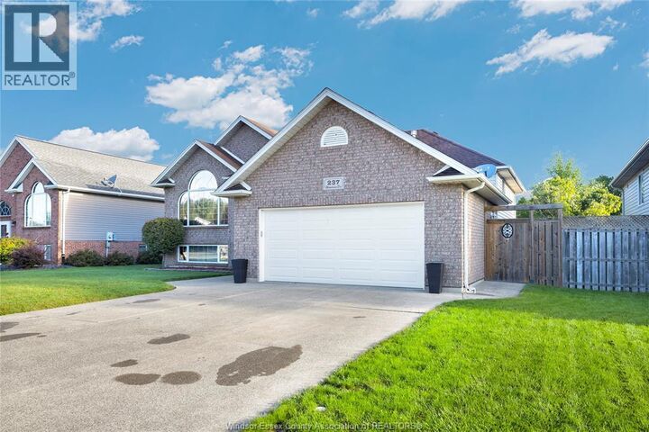Property Photo:  237 Woodview Drive  ON N8M 3E9 