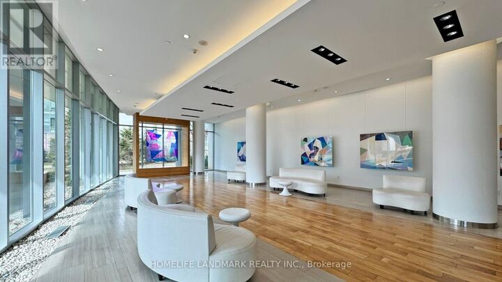Property Photo:  70 Forest Manor Road 2912  ON M2J 0A9 