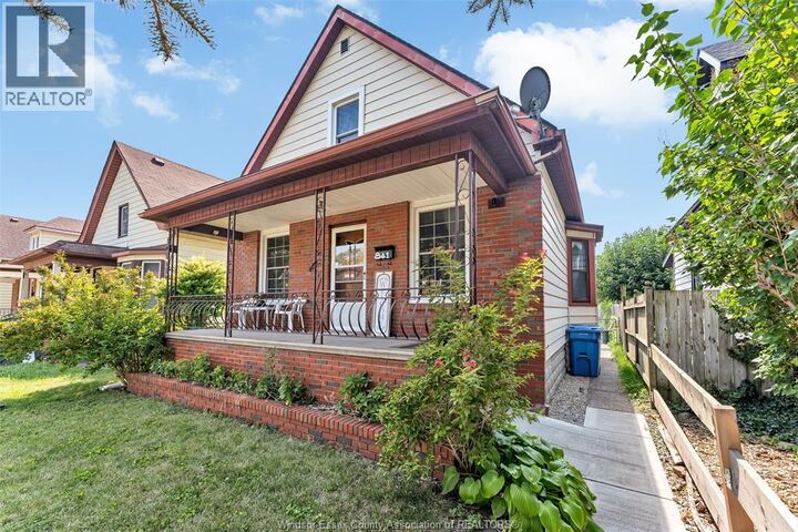 Property Photo:  841 Pierre Avenue  ON N9A 2K6 
