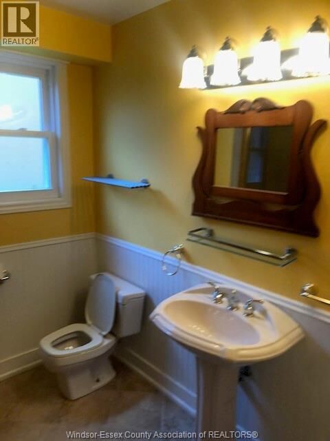 Property Photo:  241 Crownridge Boulevard Lower  ON N9V 3W3 