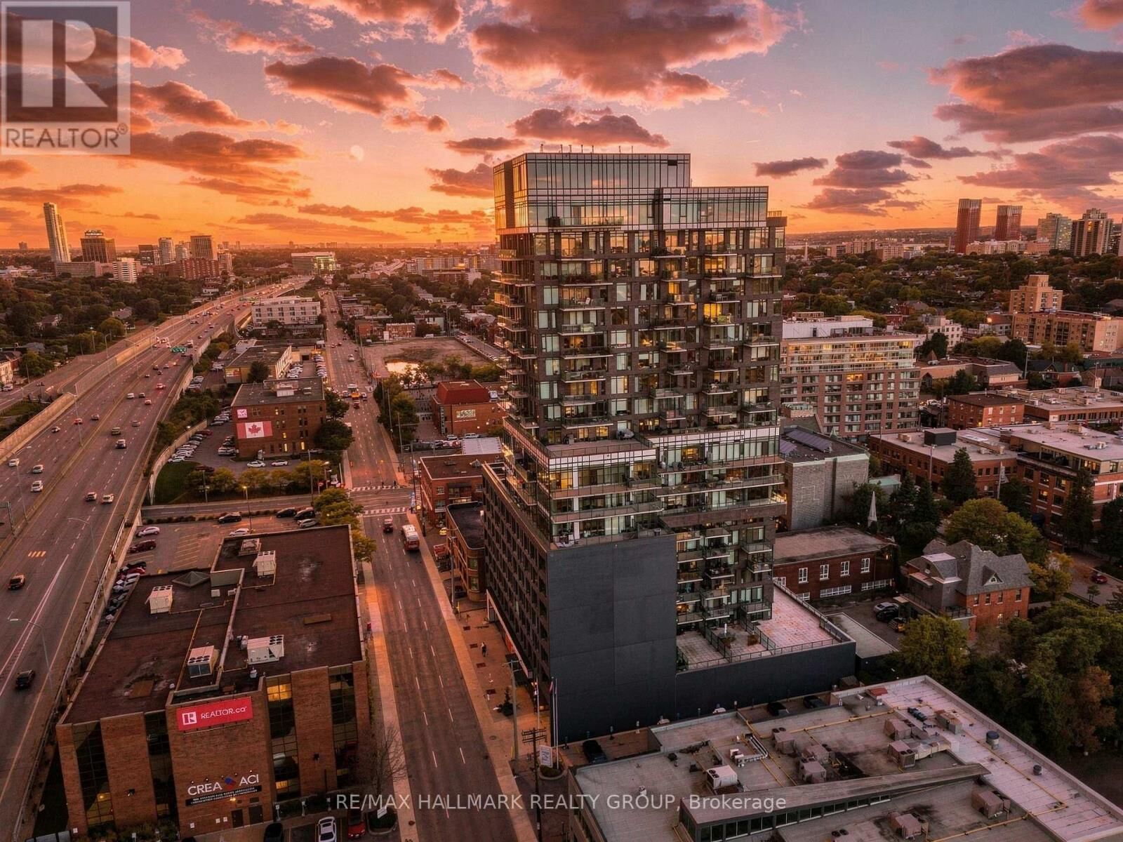 Property Photo:  203 Catherine Street 14  ON K2P 1J5 