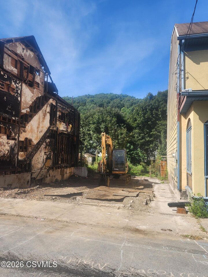 Property Photo:  228-230 S Franklin Street  PA 17872 