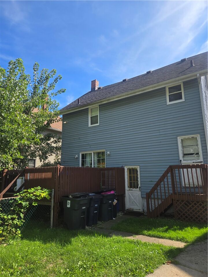 Property Photo: 969 Hunt St OH 44306