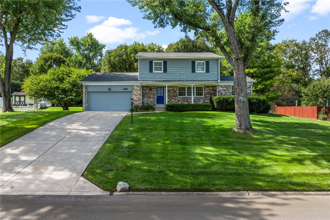 Property Photo:  718 Banbury Road  OH 45459 