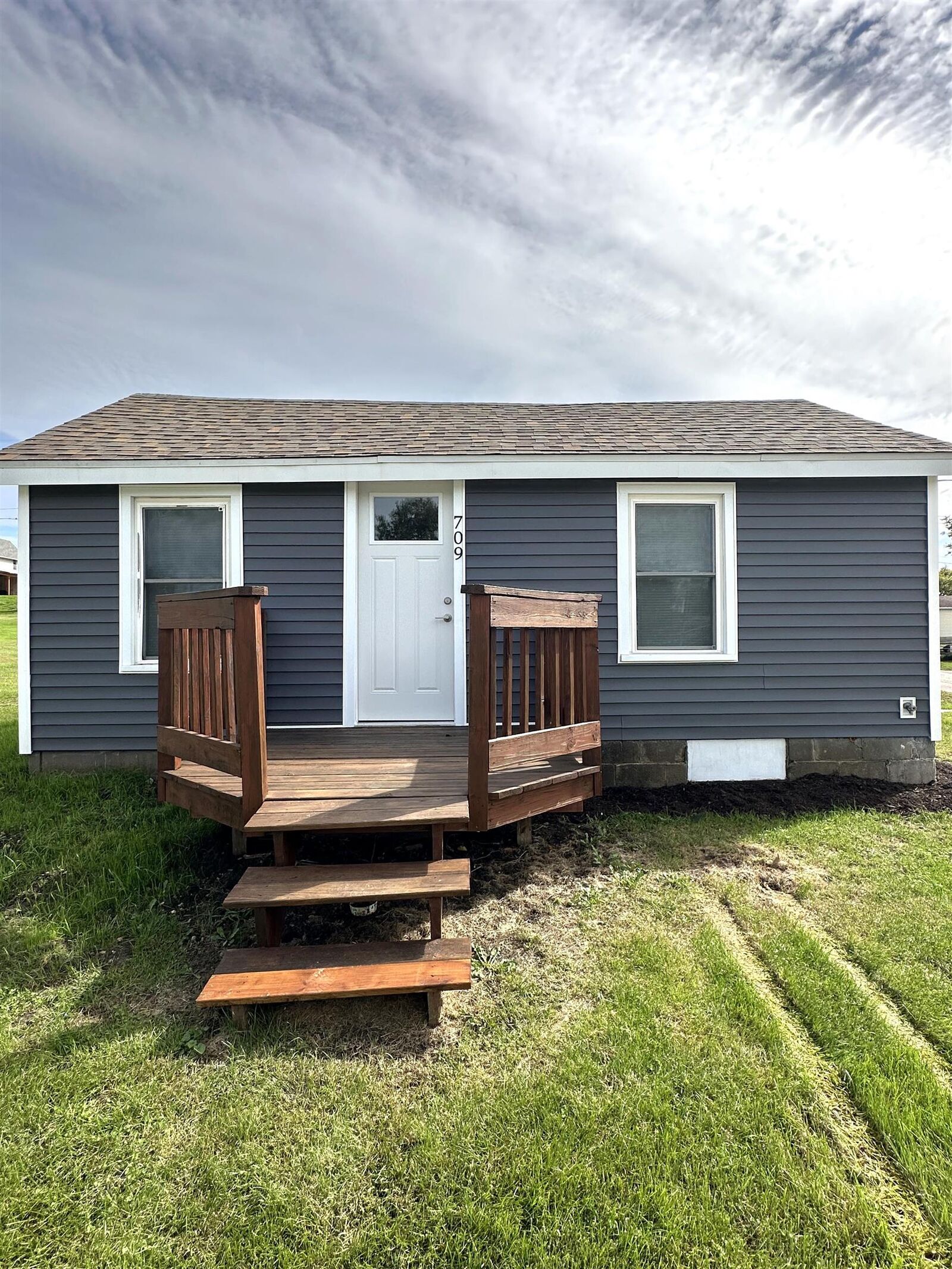 Property Photo:  709 S Niagara Street  IA 52060 