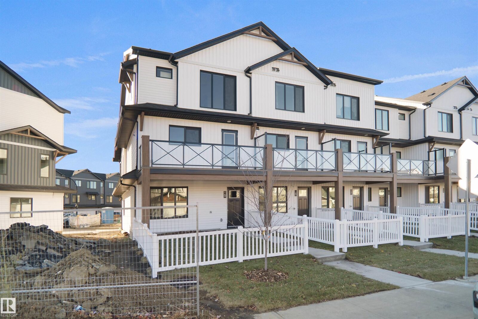 Property Photo:  2718 Alces Way SW  AB T6X 3L5 