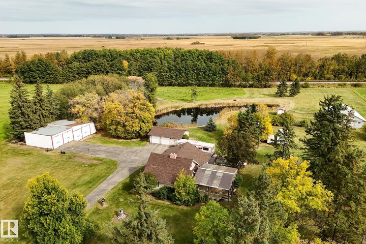 Property Photo:  464025 Rge Road 242  AB T9A 1W8 