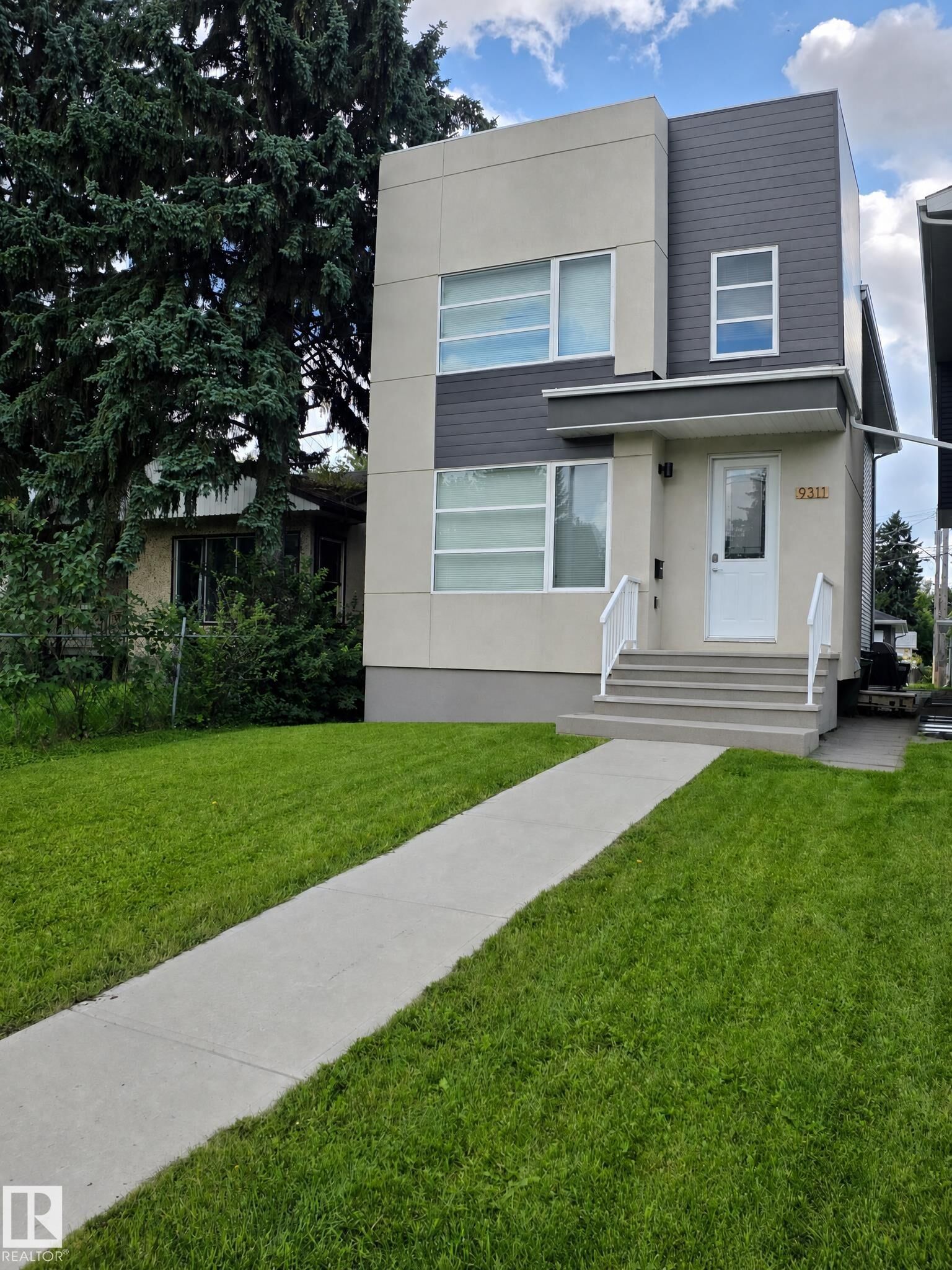 Property Photo:  9311 66 Avenue NW  AB T6E 0L8 