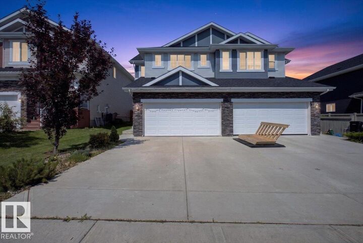 Property Photo:  3885 Robins Crescent NW  AB T5S 0M8 