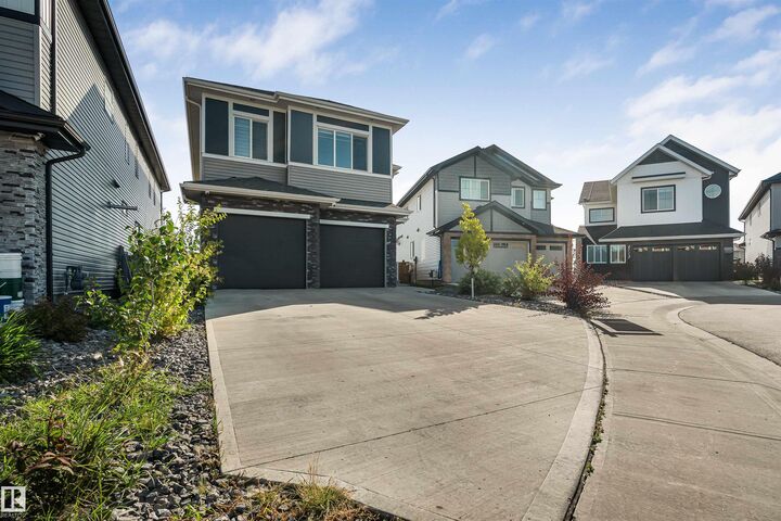 Property Photo:  4709 Charles Bay Bay SW  AB T6W 3H1 