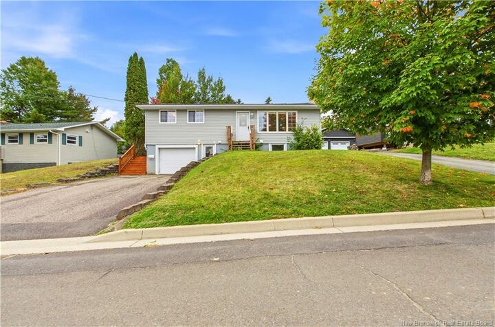 Property Photo:  17 Hollybrook Street  NB E3A 4N8 