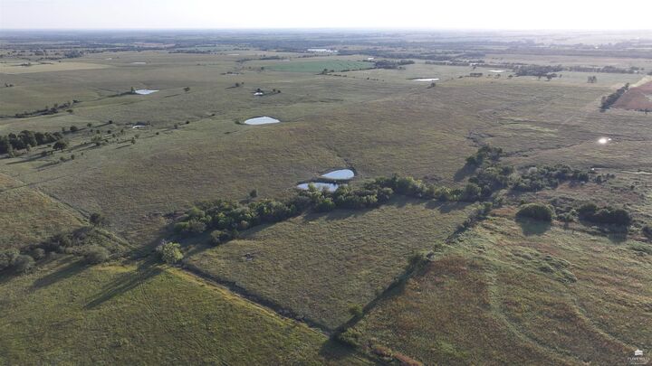 Property Photo: 900 Road 310 KS 66833