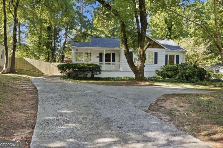 Property Photo: 963 S Columbia Drive GA 30030