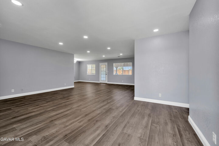 Property Photo: 8373 Ironwood Avenue CA 93505