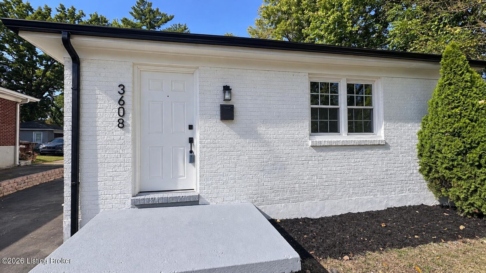 Property Photo:  3608 Goldsmith Ln  KY 40220 
