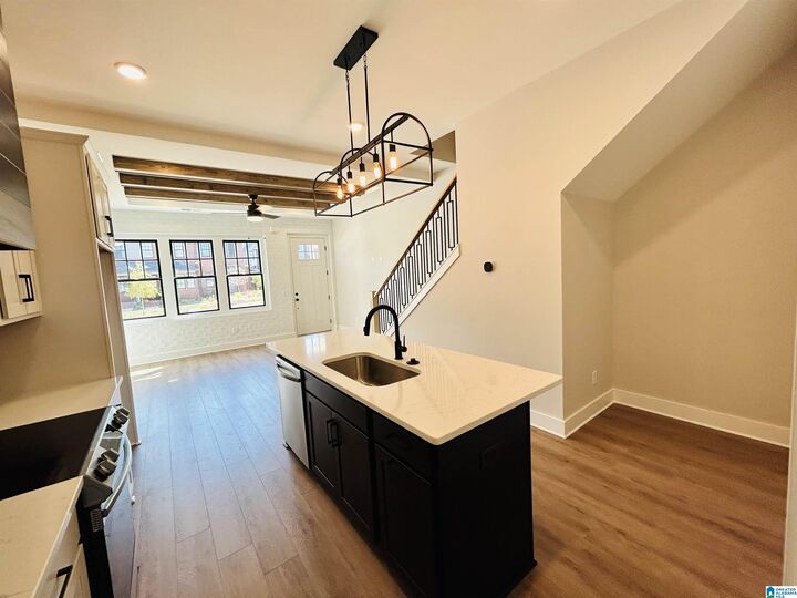 Property Photo:  1122 Windsor Square  AL 35244 