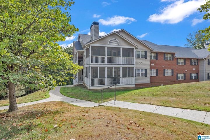 Property Photo: 1802 Morning Sun Circle 1802 AL 35242