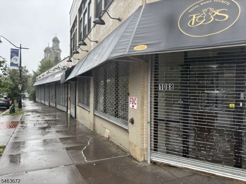 Property Photo:  1086 S Orange Ave 3  NJ 07106 