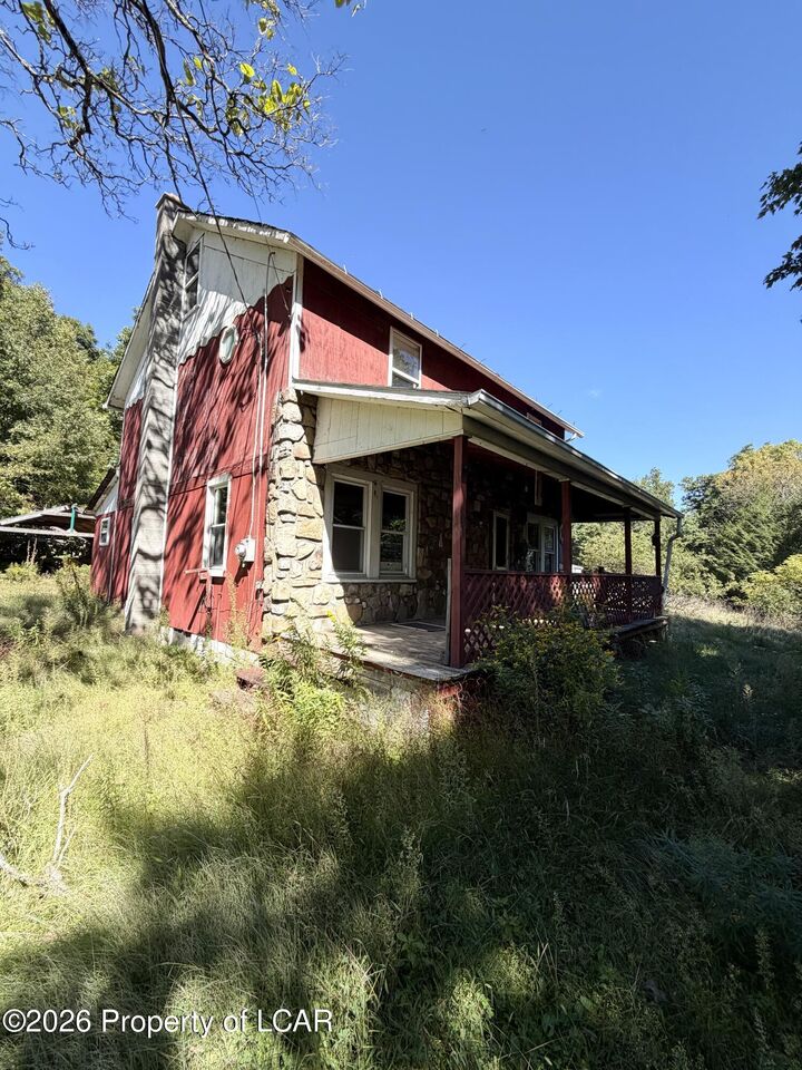 Property Photo: 836 Pennsylvania 118 PA 18656