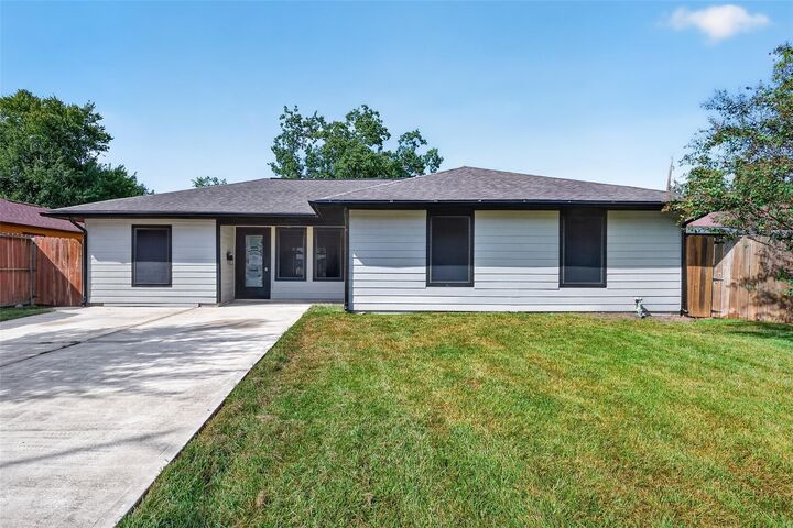 Property Photo: 1019 Creager Street TX 77034