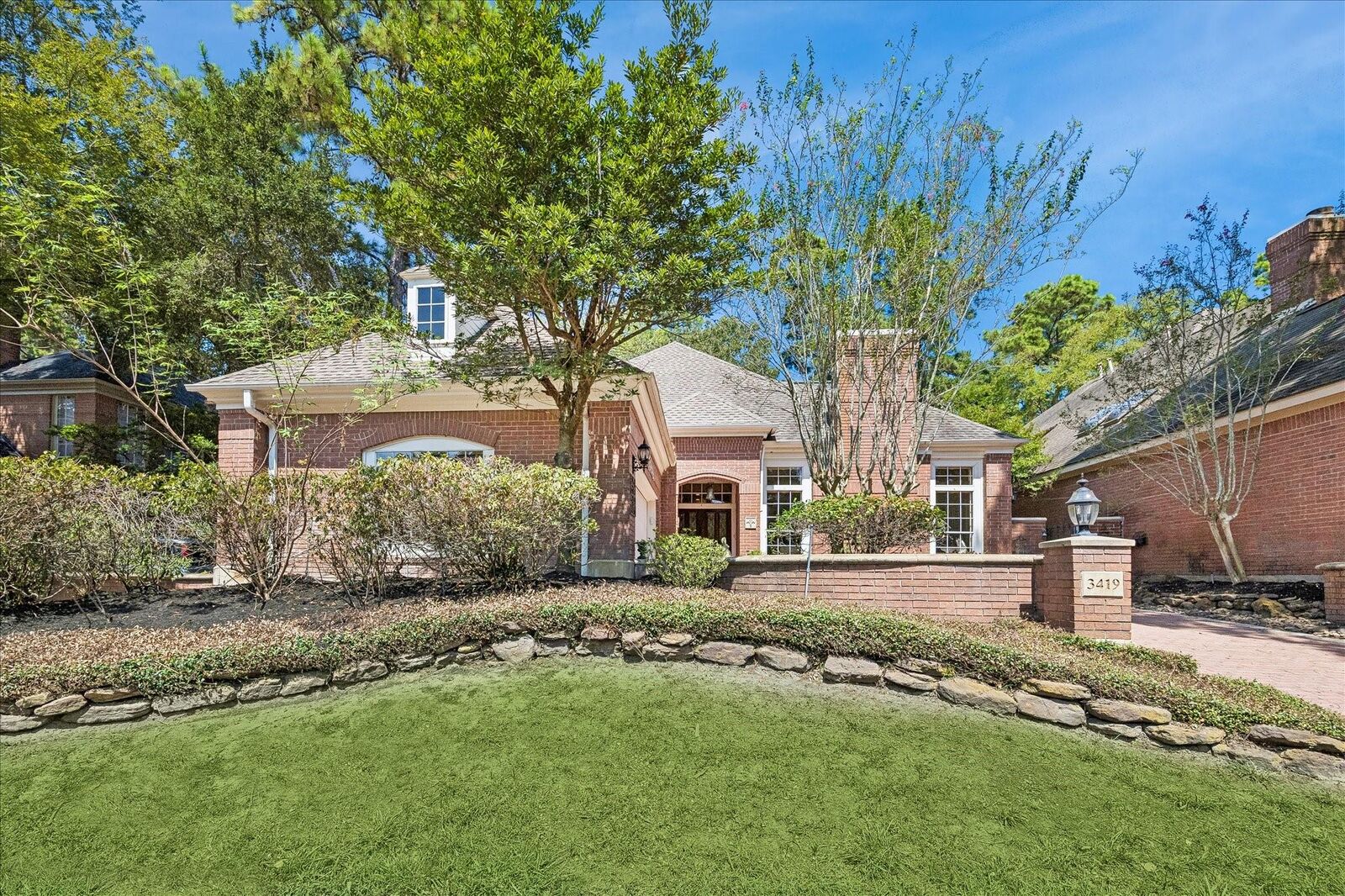 Property Photo: 3419 Kingsway Court TX 77339