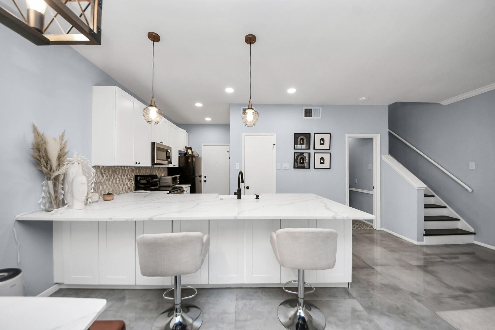 Property Photo:  3800 Tanglewilde Street 503  TX 77063 
