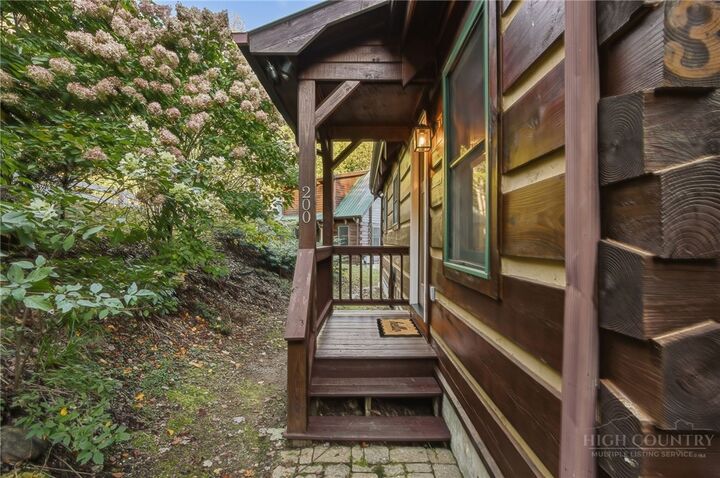 Property Photo: 200 Apple Ridge Lane NC 28605