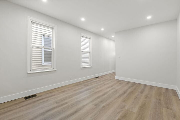 Property Photo:  81 Humphrey Ave 1  NJ 07002 