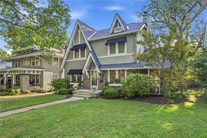 Property Photo: 7241 Belleview Avenue MO 64114