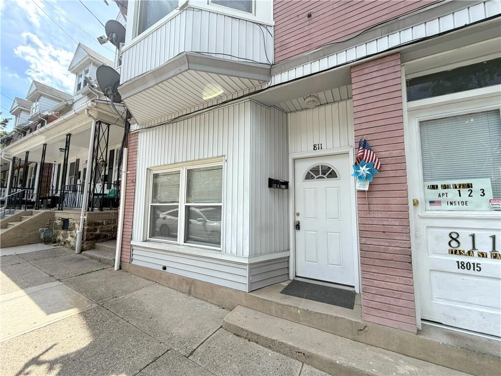 Property Photo:  811 Itaska Street 1st Floor  PA 18015 