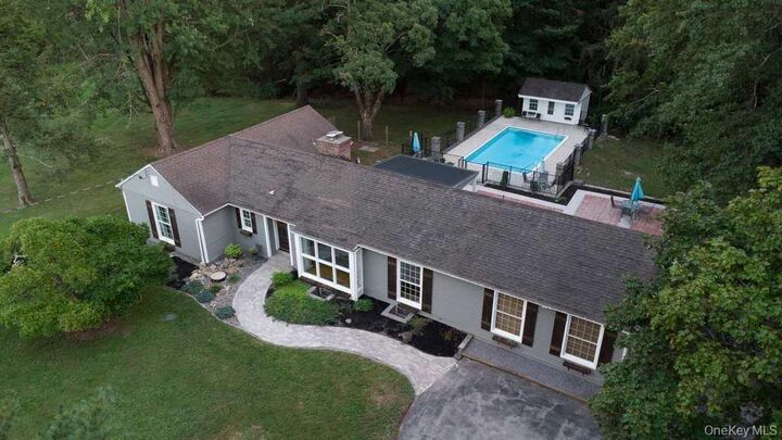 Property Photo:  15 Merry Hill Road  NY 12603 