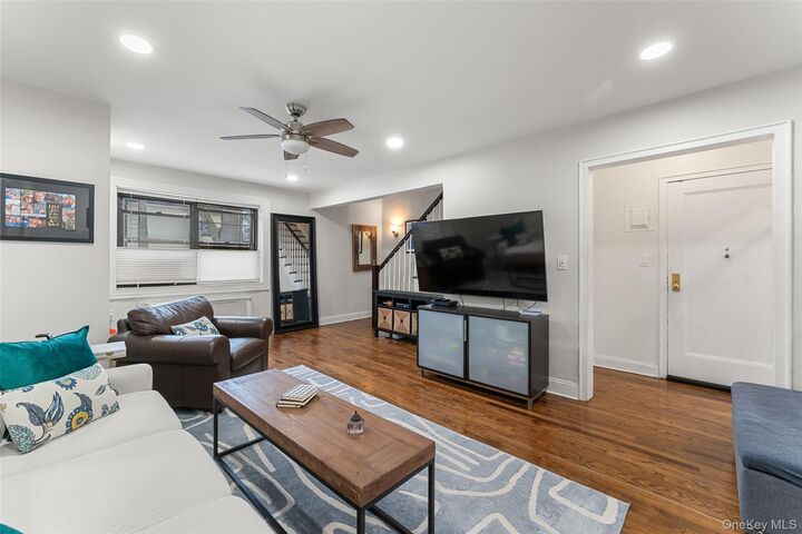 Property Photo:  37 Manchester Road 2R  NY 10509 