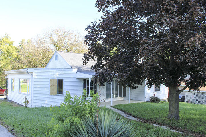 Property Photo:  17 Hollister Street  OH 44847 
