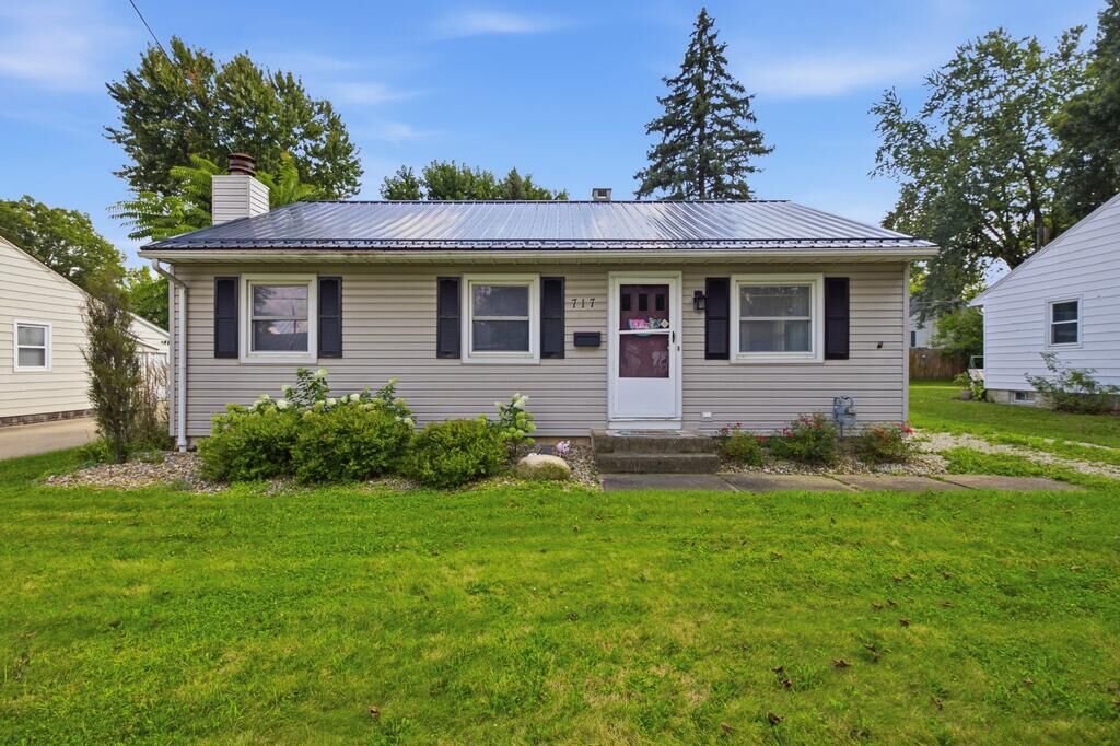 Property Photo:  717 Smith Rd  OH 44805 