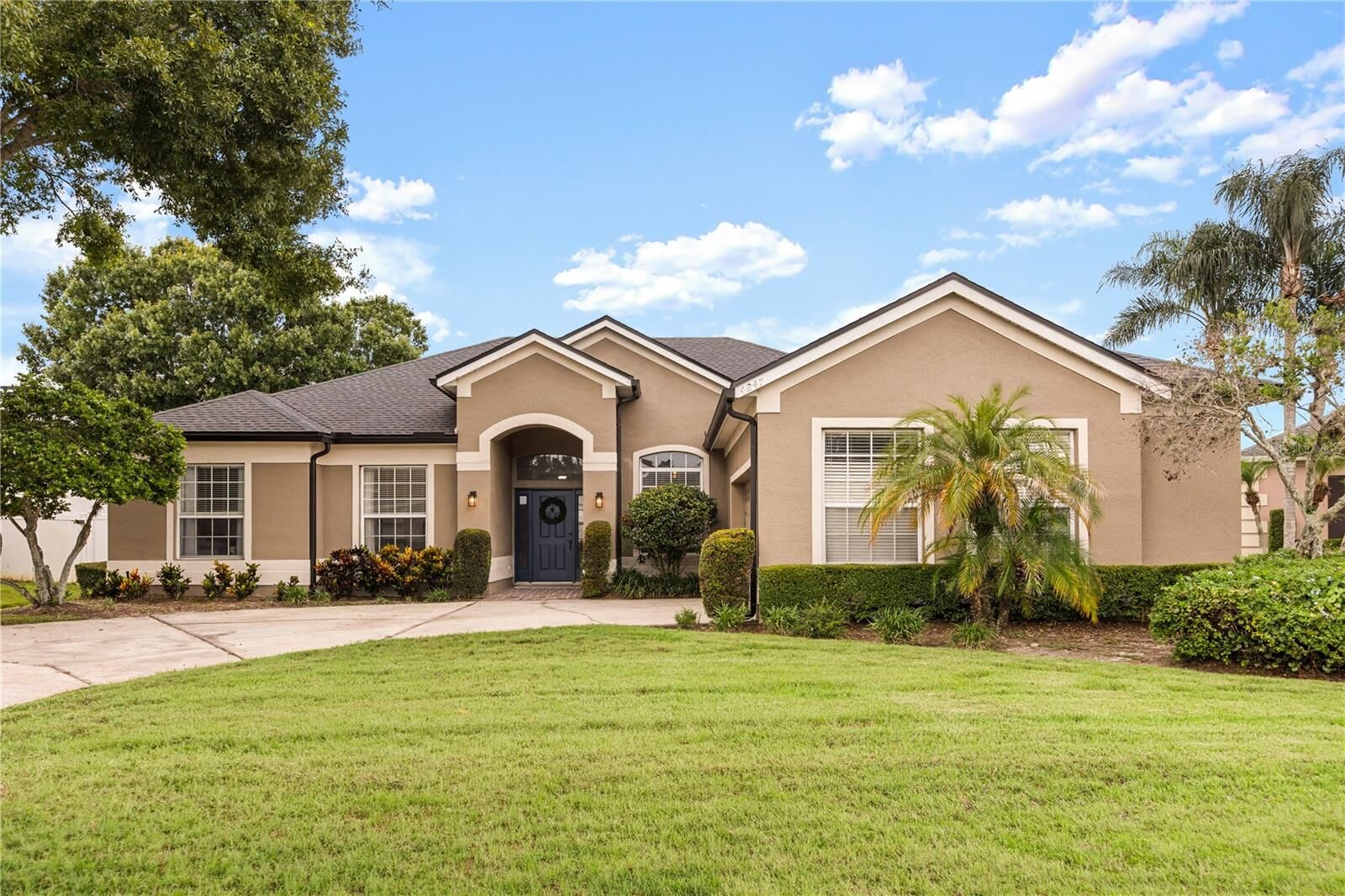 Property Photo:  4247 Cranmore Court  FL 32812 
