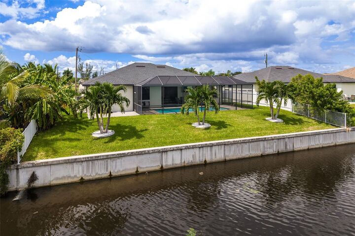 Property Photo: 1423 SW 21st Avenue FL 33991
