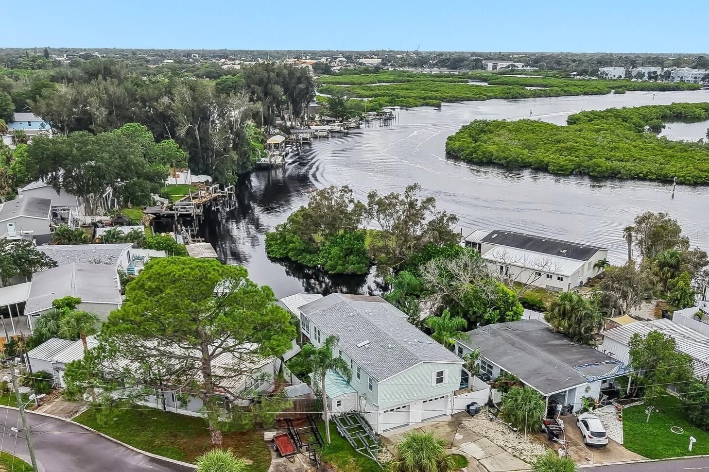 Property Photo: 507 River View Lane FL 34689