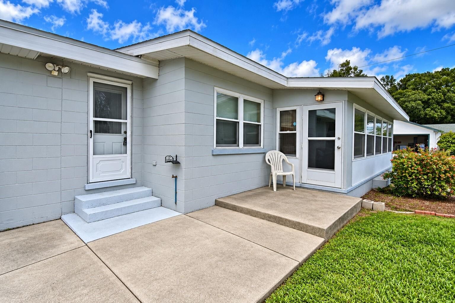 Property Photo:  1325 Lake Shipp Dr N  FL 33880 