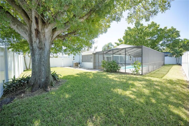 Property Photo:  9372 1st Street N  FL 33702 