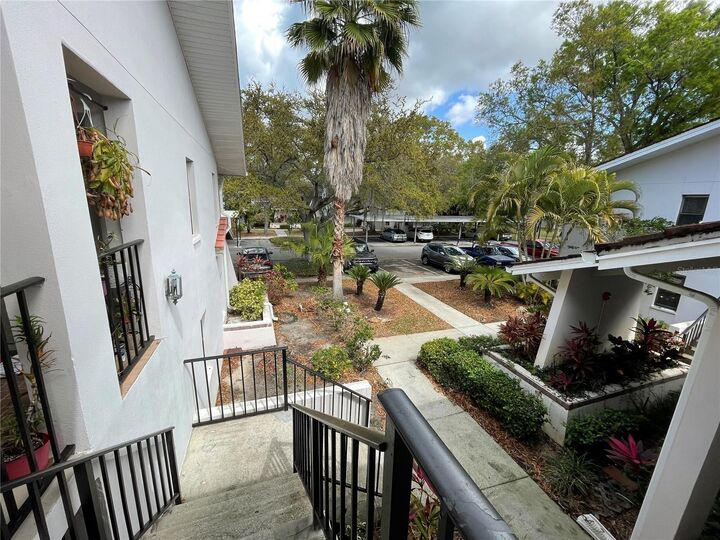 Property Photo:  300 S Florida Avenue 100K  FL 34689 