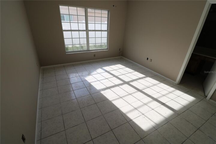 Property Photo: 5018 Oakshire Drive FL 33625