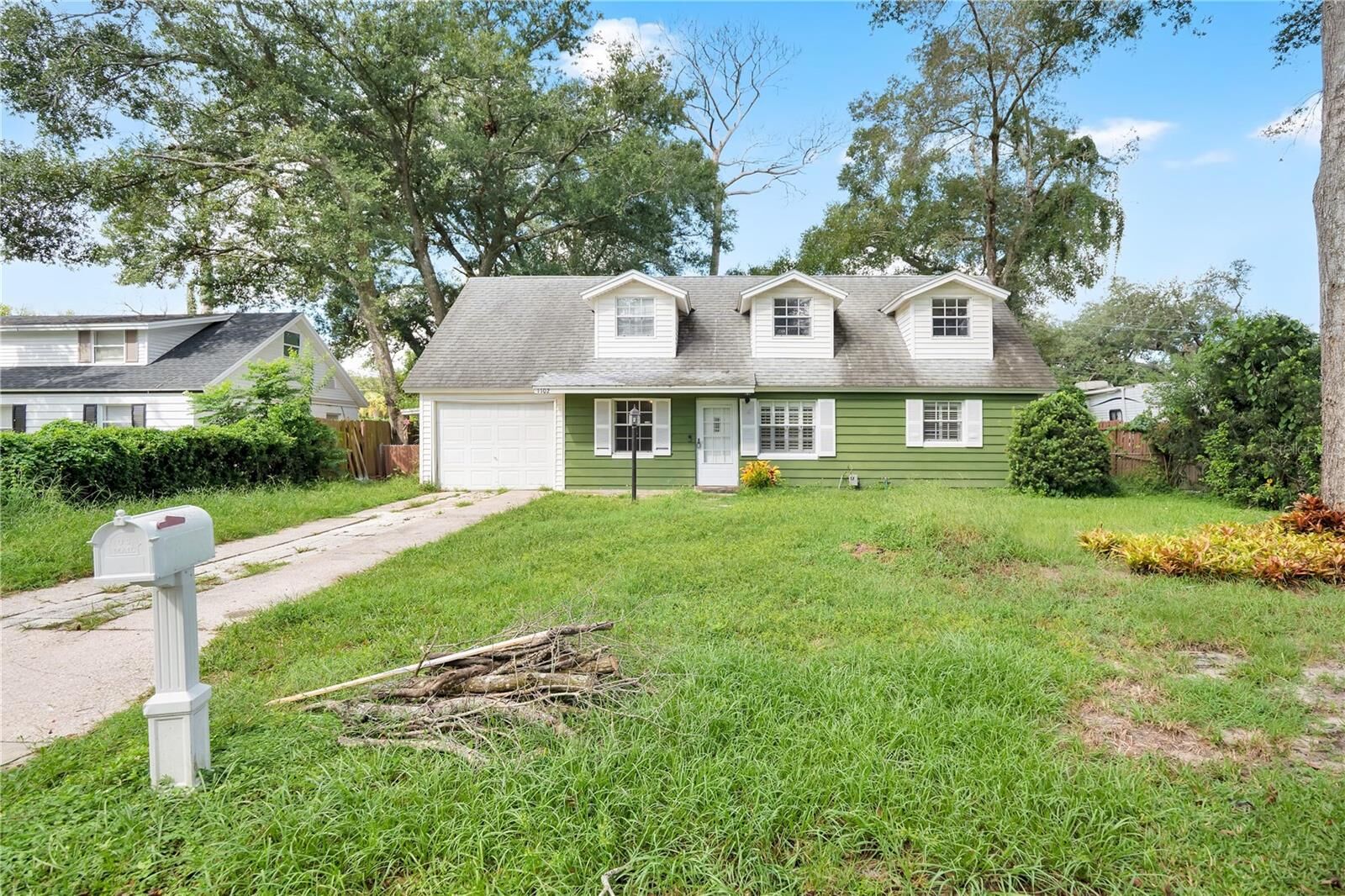 Property Photo:  1102 Hamilton Avenue  FL 32750 