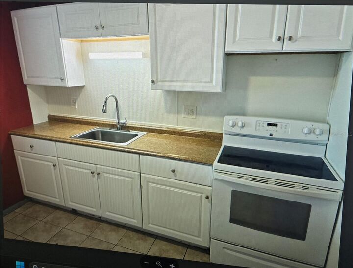 Property Photo: 3314 Williamsburg Street FL 34231