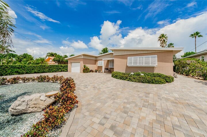 Property Photo:  1983 W Vina Del Mar Boulevard  FL 33706 